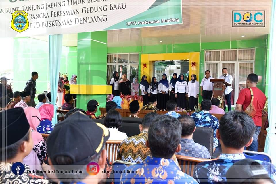 Bupati Tanjung JAbung Timur Romi Hariyanto berdialog dengan masyarakat 