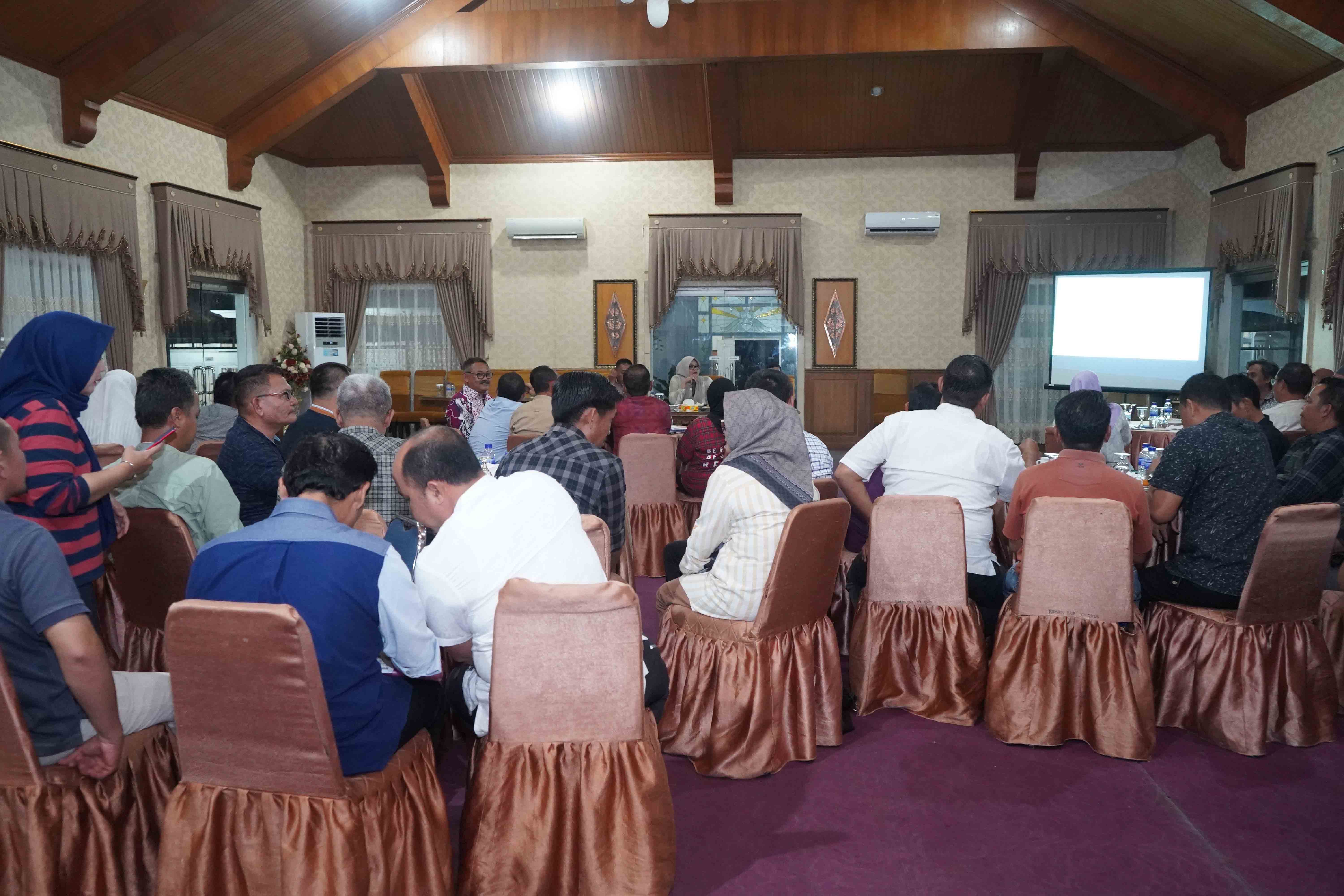 Bupati Tanjab Timur Pimpin Rapat Bersama seluruh Kepala OPD dan Camat