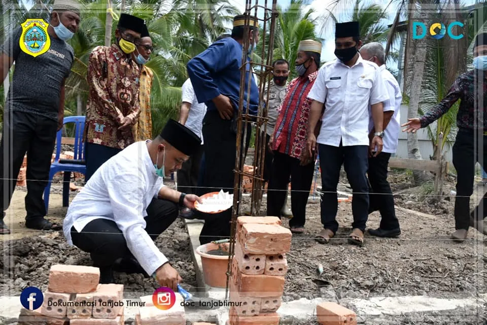 Wabup Letakkan Batu Pertama Masjid Nurul Ihsan