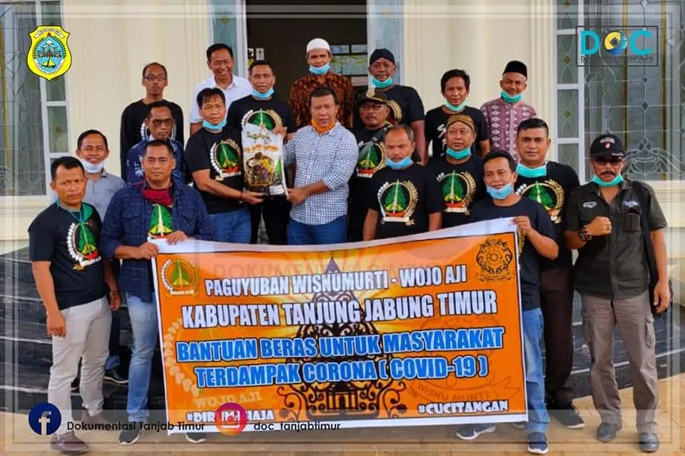 Bupati Terima Bantuan Dari Paguyuban Wisnu Murti Wojo Aji dan PGRI Tanjab Timur
