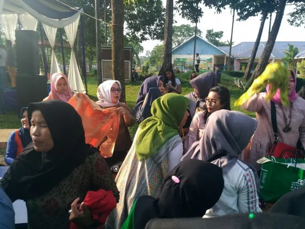 Hasil Bazar Pakaian Istri Pejabat Capai Jutaan Rupiah