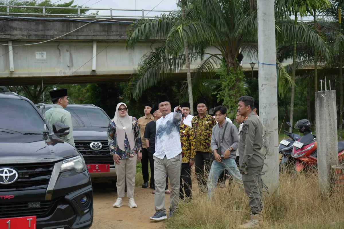 Bupati dan Wabup Tanjab Timur Lakukan Monev Pembangunan di Kecamatan Muara Sabak Timur