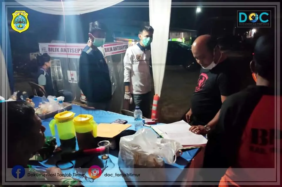 Wabup Cek Pergantian Shift Petungas di Posko Pengawasan Covid