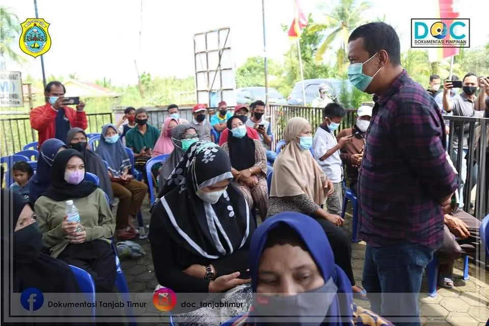 Bupati Tinjau Vaksinasi di Kuala Jambi