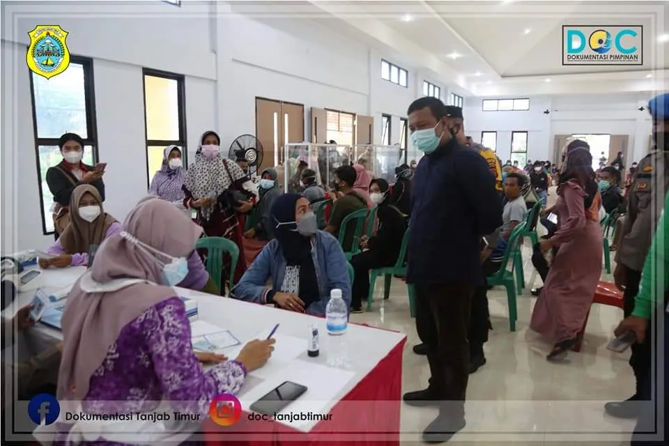 Bupati Tinjau Vaksinasi Massal Polres