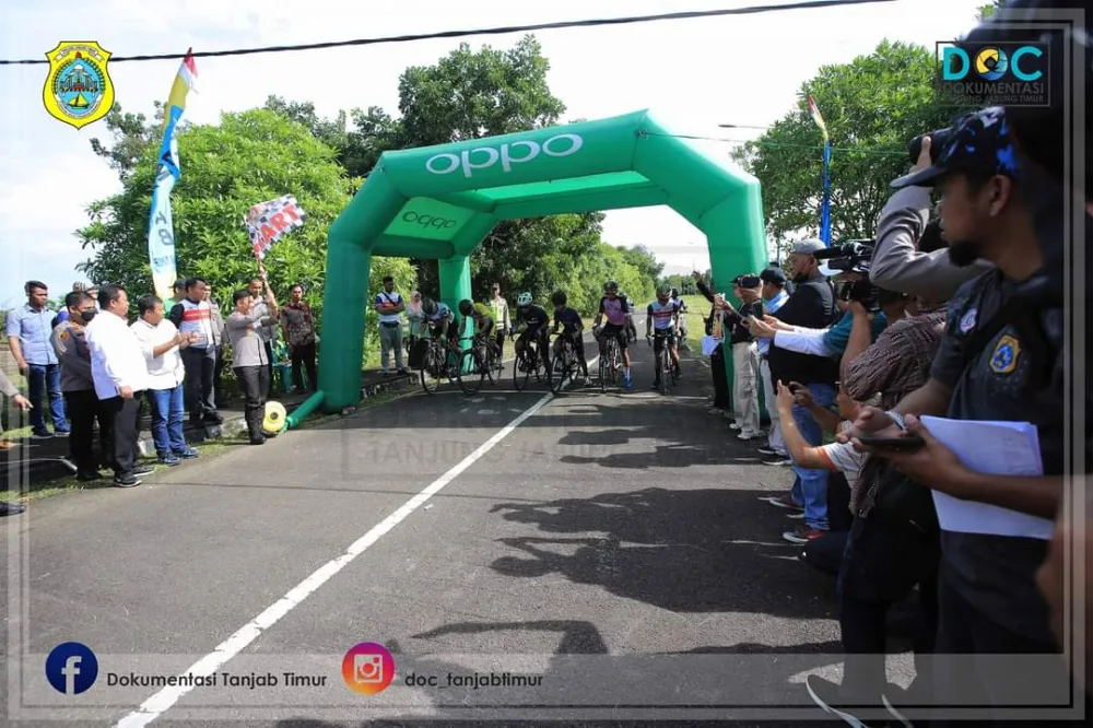 Bupati Dampingi Kapolda Buka Kejurprov Balap Sepeda