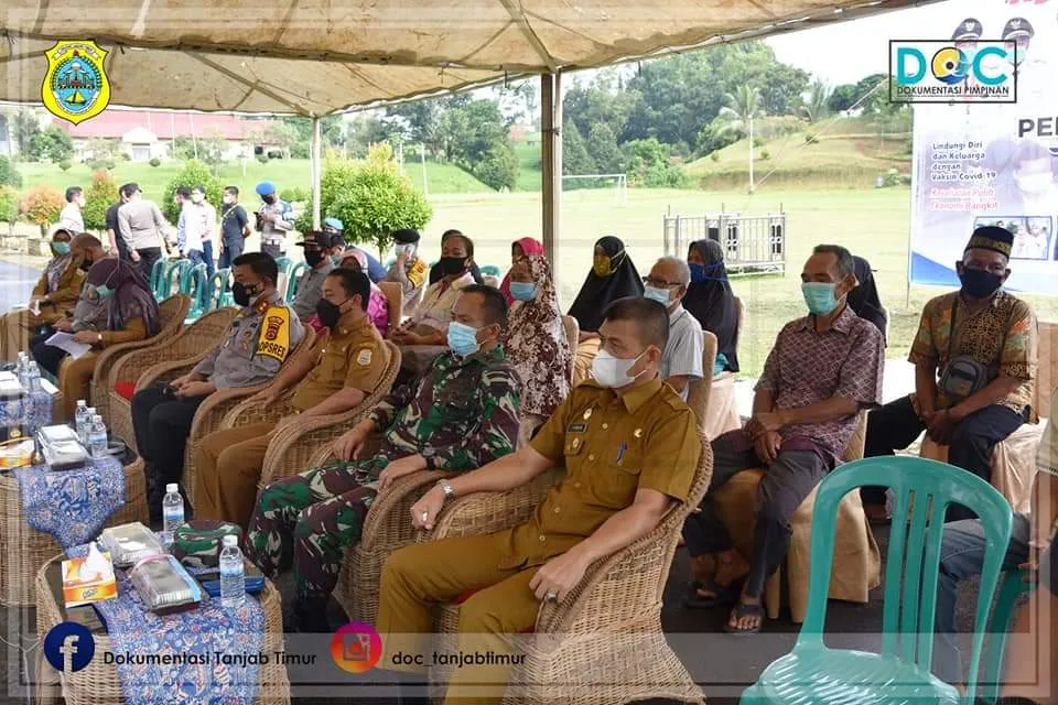 Sekda Tanjab Timur Hadiri Vaksinasi Lansia