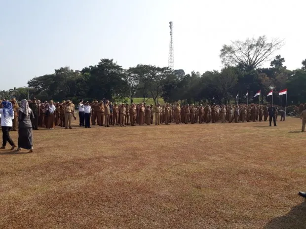 ASN Diberi Hukuman Hormat Bendera dan Pemotongan TKD
