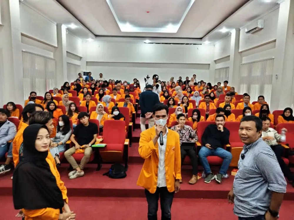 Romi Sempat Nervous Kuliahi’Mahasiswa UNJA