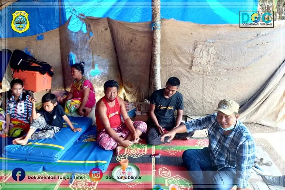 Bupati Temui Korban Kebakaran di  Siau Dalam