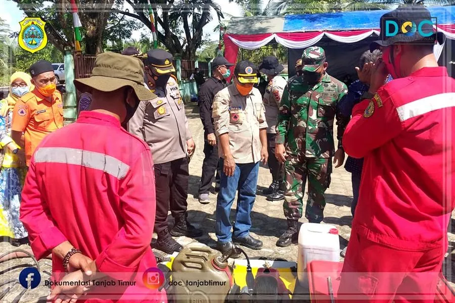 Cek Alat Pemadam di Posko Karhutla Sadu