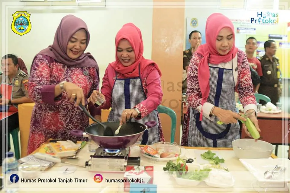 Lomba Masak Kwetiau Meriahkan Hari Ibu   