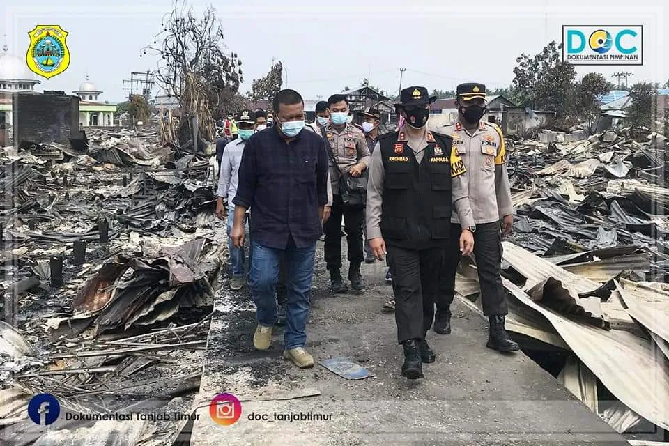 Bupati Dampingi Kapolda Tinjau Lokasi Kebakaran Mendahara Tengah
