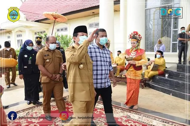 Bupati : Bapak Tetaplah Orang Tua Kami   
