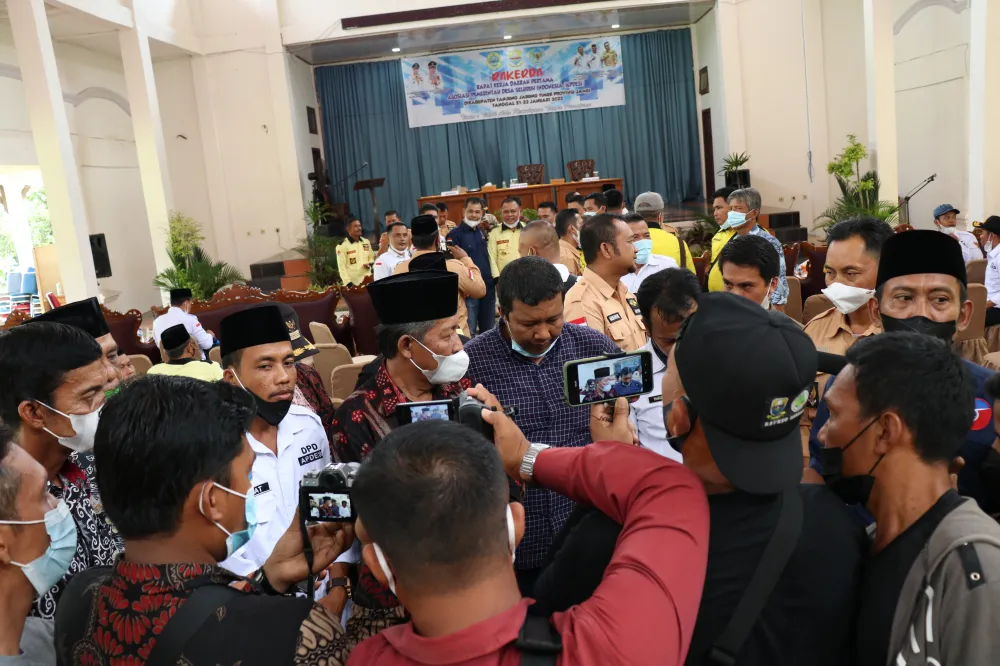 Kades Kumpul di Tanjabtim, Beredar Isu Romi Galang Dukungan Pilgub