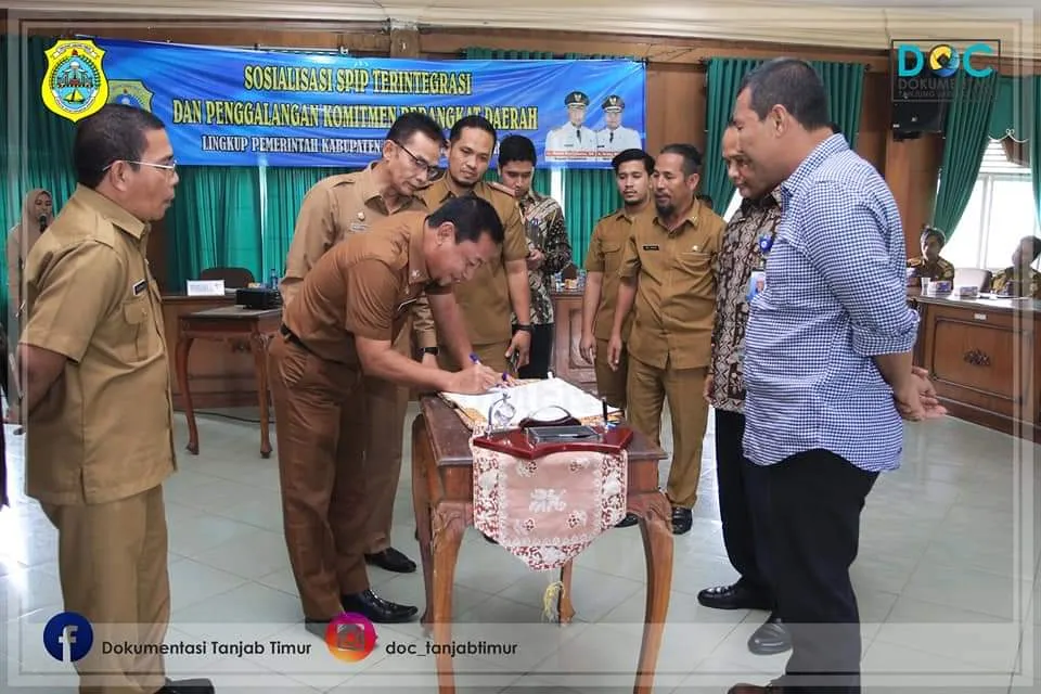 Bupati Saksikan Penandatanganan Pakta Integritas