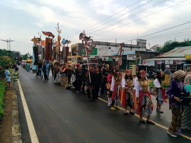 Sabak Karnaval Semarakkan HUT Tanjab Timur