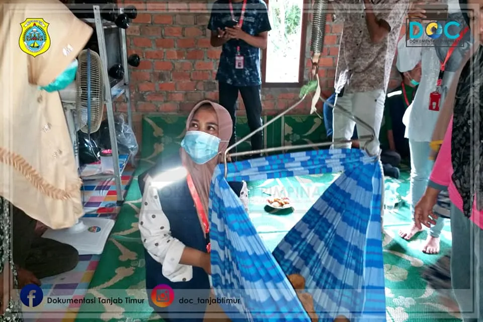 PMI Tanjab Timur Salurkan Bantuan Penderita Tumor