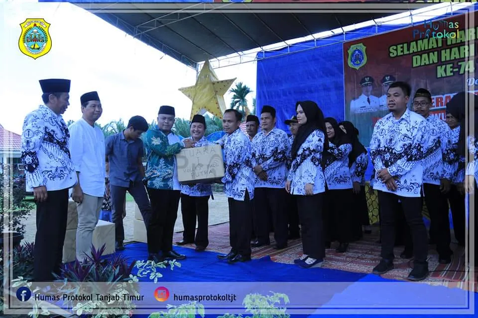 Wabup Hadiri HUT PGRI di SMAN 10 