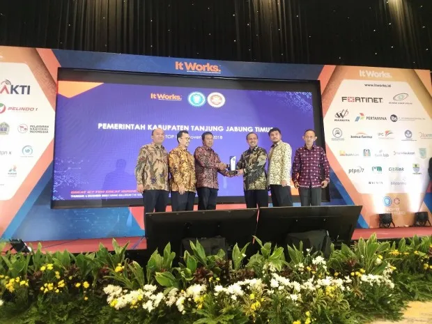 Pemkab Tanjab Timur Raih Top IT Inprovement 2018