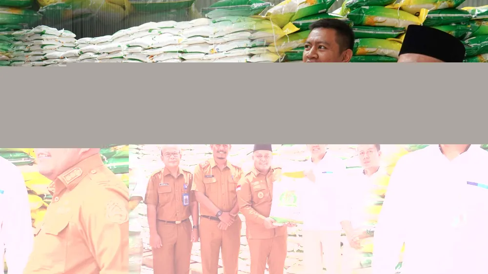 Wabup Cek Kualitas Beras Bulog Bantuan Pangan Tahap 3