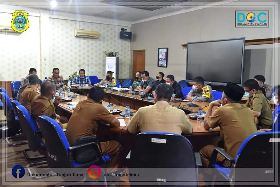 Bupati Rapat Sinkronisasi Data dan Percepatan Vaksinasi 