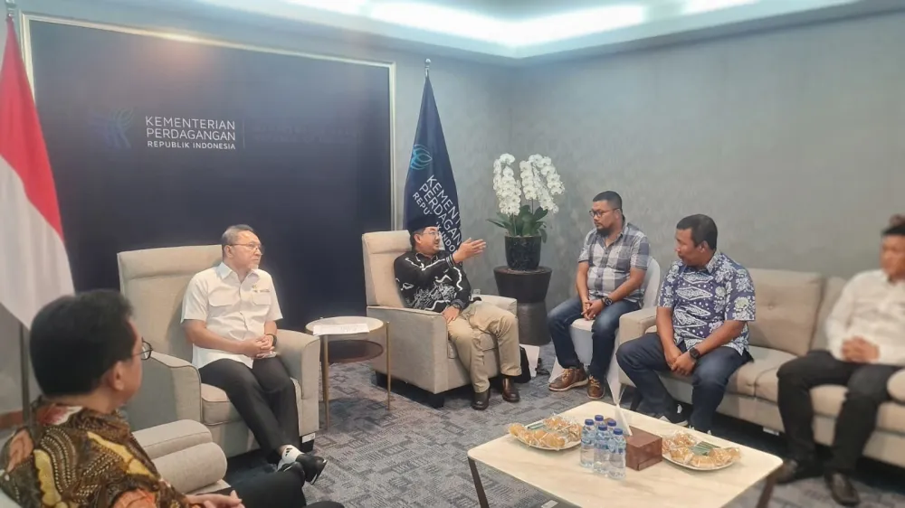 Melihat Bupati Tanjab Timur Pontang Panting  Perjuangkan  Nasib Petani Pinang