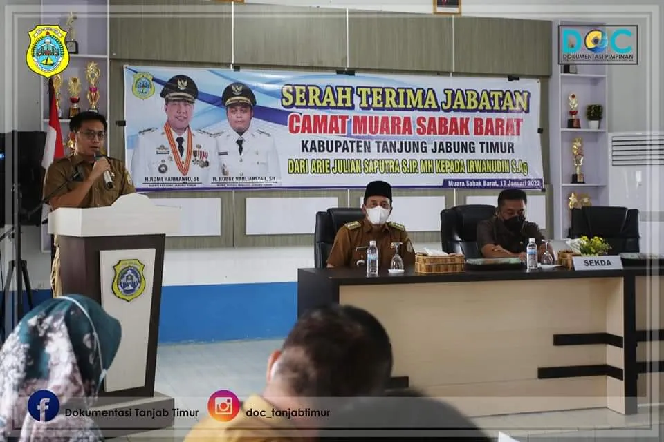 Sekda Pimpim Sertijab Camat Muara Sabak Barat