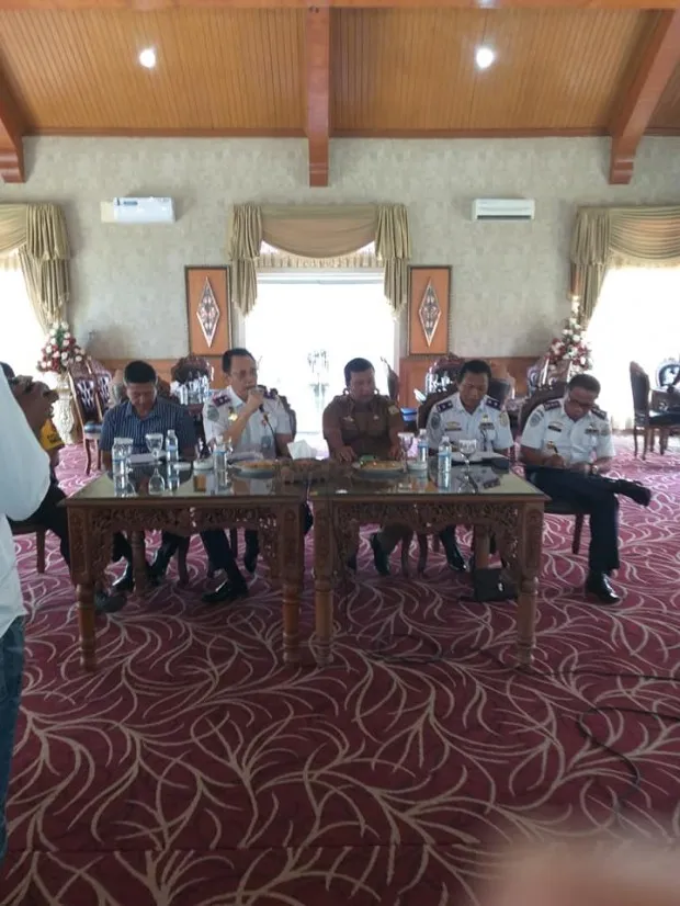 Bupati Kumpulkan Sopir dan Toke Sawit