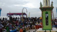 Serangkaian Lomba Hingga Artis Ibukota Meriahkan Mandi Safar